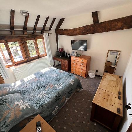 Tudor House - Double Room - Shared Bathroom Goff's Oak Exterior foto