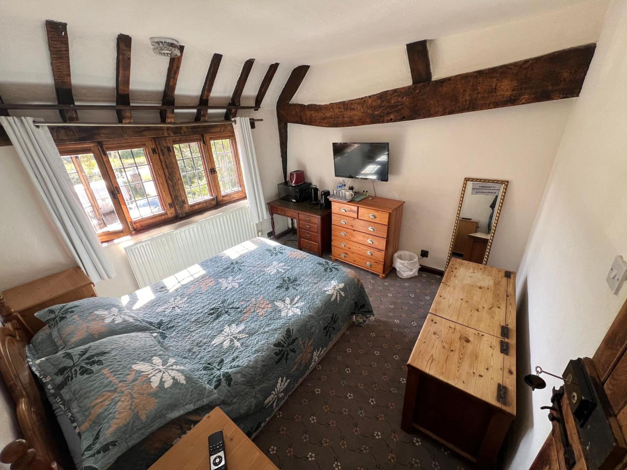 Tudor House - Double Room - Shared Bathroom Goff's Oak Exterior foto